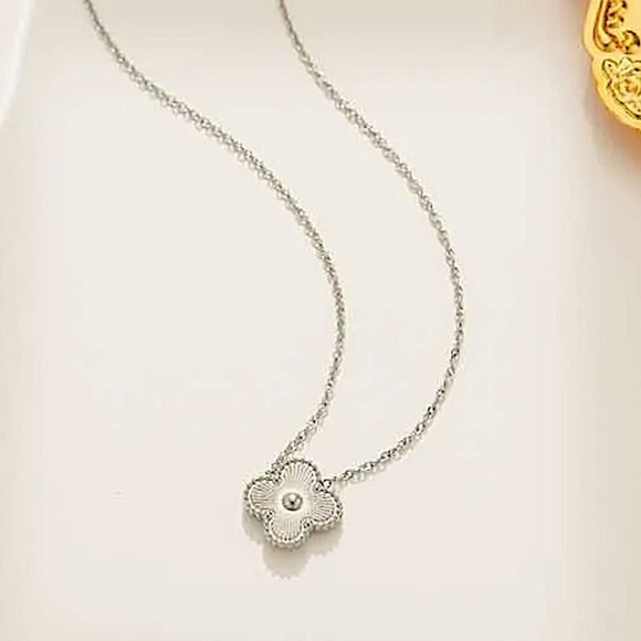 Silver Filled Four Leaf Clover Necklace Bracelet Earrings Set - Picture 3 of 5